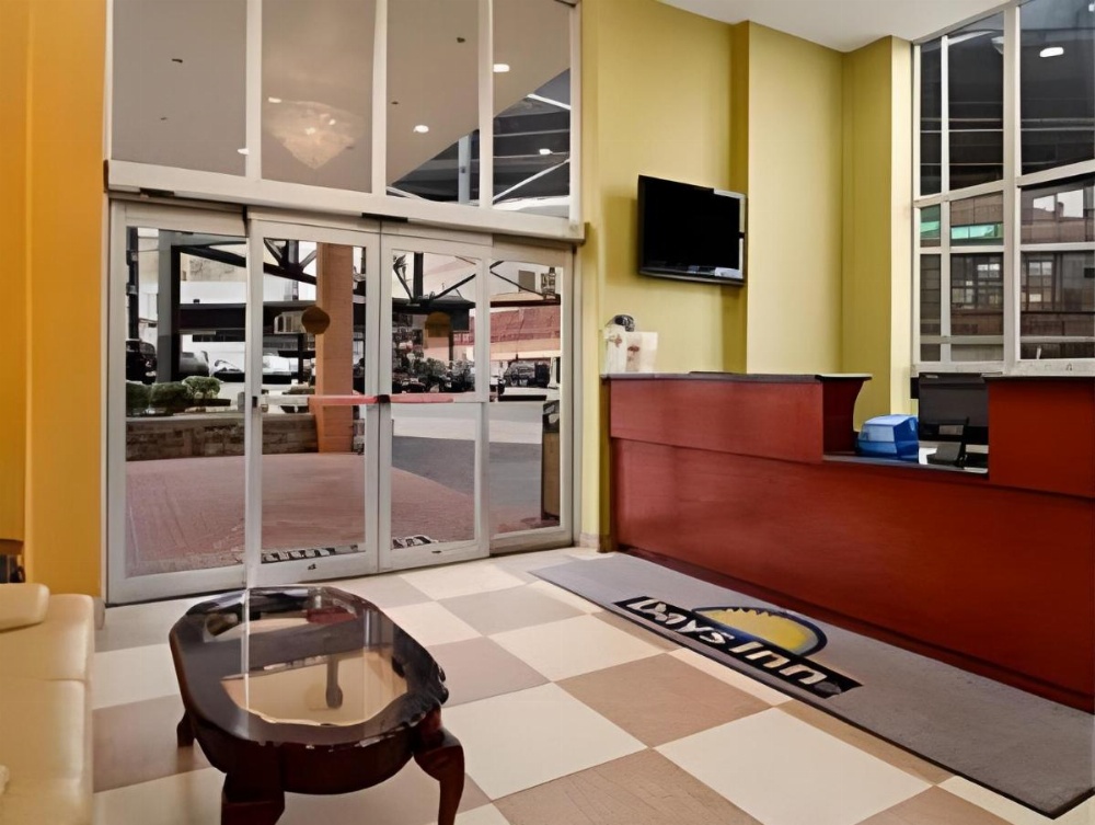 Days Inn by Wyndham Long Island City Image 10