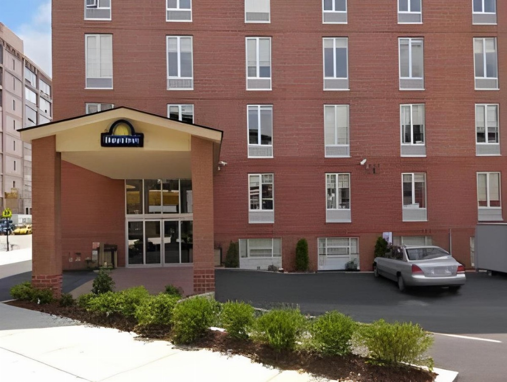Days Inn by Wyndham Long Island City Image 12