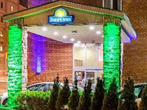 Days Inn by Wyndham Long Island City image 17