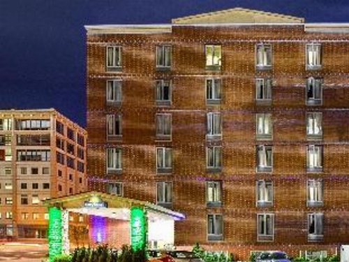 Days Inn by Wyndham Long Island City image 3